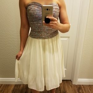 Cream Pleated Skirt Size Small